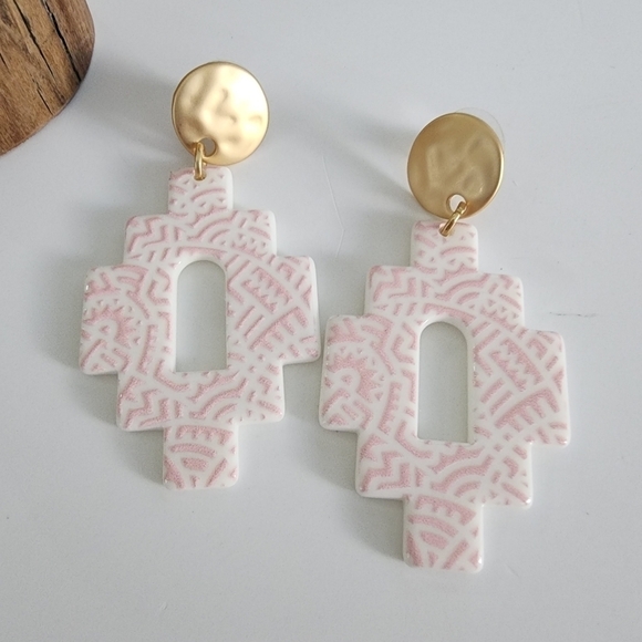 NEW Bohemian Pink Tribal Dangle Earrings - Picture 3 of 7